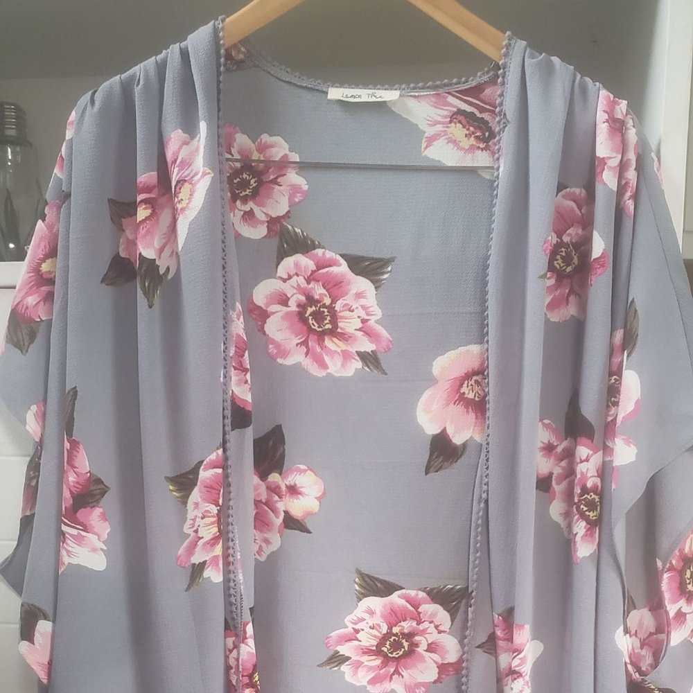LEMON TREE Floral kimono